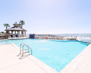Gorgeous Beach Front Infinity Pool With Panoramic Gulf Views