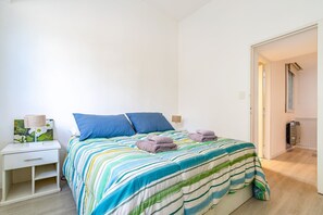 Bed,Bedroom