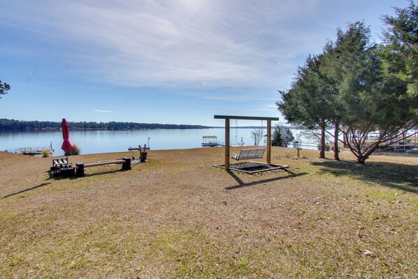 Georgetown Vacation Rental | 2BR | 1BA | 1,200 Sq Ft | 1 Step to Enter
