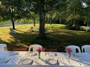 Outdoor dining