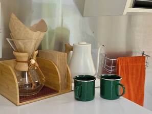 Start your morning at Hector Meadows with a cup of locally roasted pour-over coffee or a soothing tea.