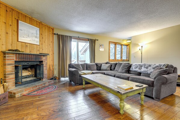 Dover Vacation Rental | 3BR | 3BA | 1,750 Sq Ft | Stairs Required