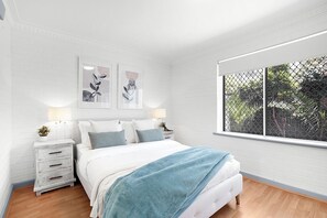 Master bedroom with queen size bed