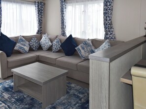 Open plan living space | Seascape Lodge, Sandown