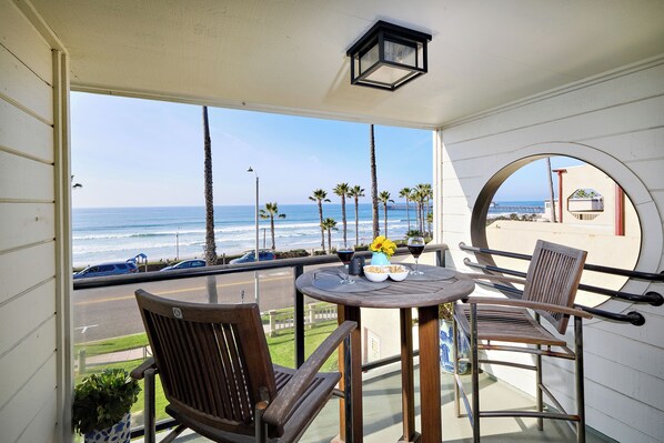 balcony ocean, water, pier views