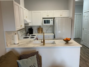 102A Full Kitchen