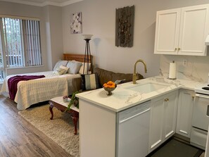 102A Queen Bed