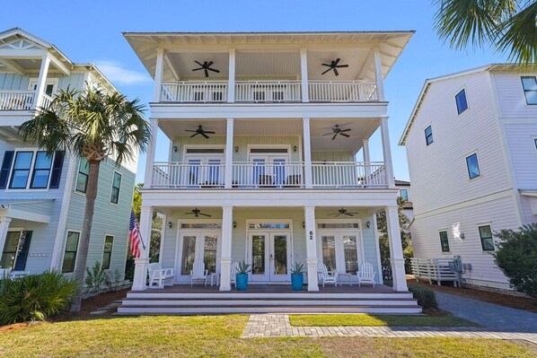 Arrabella - Adorable Pet-Friendly Vacation Rental House with Community Pool Near Gulf in Seagrove Beach, Florida - Bliss Beach Rentals