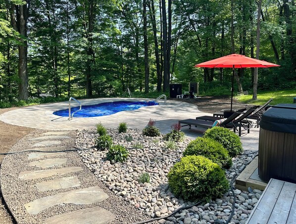 Private Salt Water Pool and Hot Tub