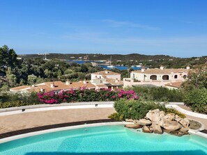 L'Eau, Ciel, Plante, Bâtiment, Piscine, Bleu Azur, Arbre, Paysage Naturel, Loisir, Paysage