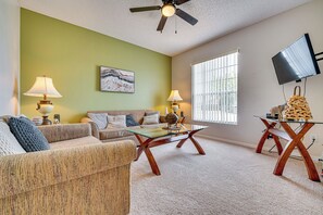 Family Room | Smart TV