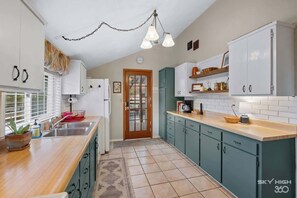 fully stocked kitchen