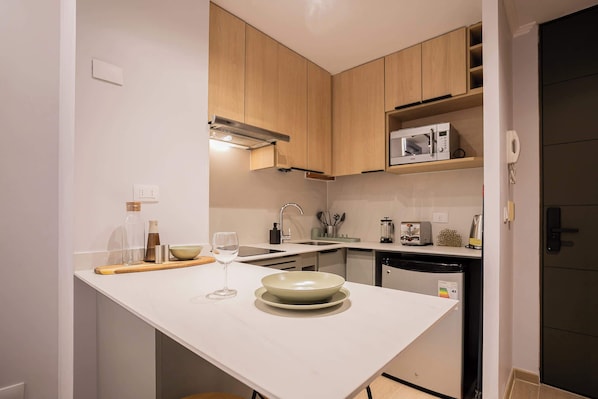Experience a stylish and functional kitchen, perfect for preparing meals and enjoying quality time with loved ones.