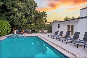 Looking to relax in the FL sun? We got you covered!
