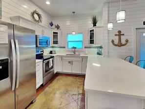 Full Size Kitchen