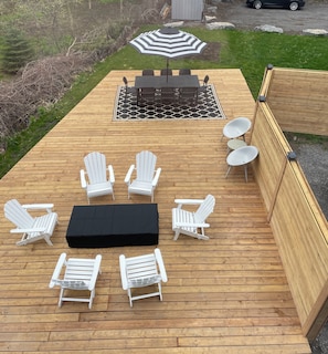 brand new, large deck with gas fire table