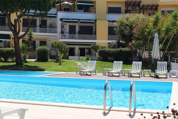 Garden,Balcony/Terrace,Pool view,Swimming pool