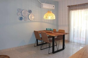 Decorative detail,Dining area,Meals