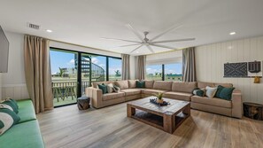Third Living Floor - Club Room - Nintendo - PlayStation 4 - (2) HDTV's - Balcony/Rooftop Access