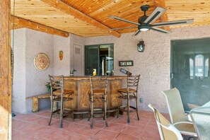 Bar (en la propiedad)