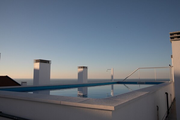 "Lar da Onda" is a cozy apartment in Nazaré, near the beach and the Fort. Perfect for exploring the region and enjoying an unforgettable holiday!