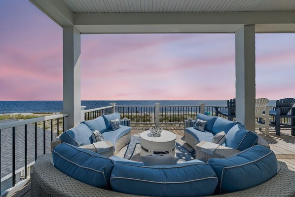 Top floor sectional