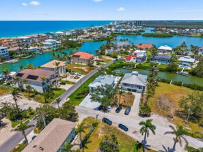 5-minute walk to Bonita Beach + Gulf access