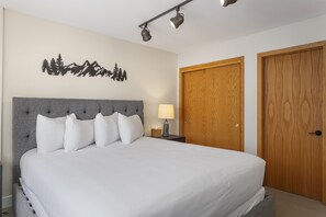 Indoors, Lamp, Cushion, Home Decor, Bed
