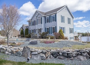 Nature, Outdoors, Scenery, Neighborhood, Shelter