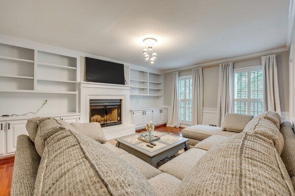 Marietta Vacation Rental | 5BR | 3.5BA | 2,600 Sq Ft | Stairs Required