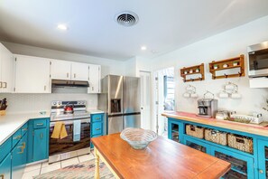 Kitchen | Dual Keurig/Drip Coffee Maker | Dishwasher | Cooking Utensils