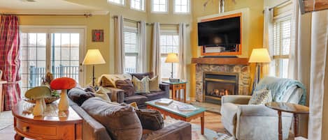 Vernon Township Vacation Rental | 2BR | 2BA | 800 Sq Ft | Stairs Required