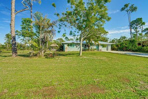 House Exterior | Large Private Yard | Near Marinas & Beaches