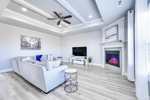 Living Room | 1st Floor | Smart TV | Free WiFi