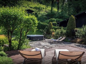 Terrace & jacuzzi