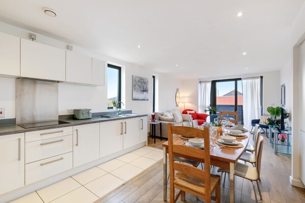 Open plan kitchen/dining area