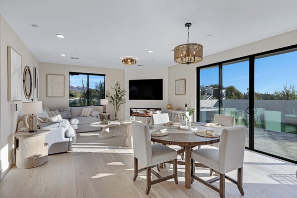 Dining Room/ Living Room 