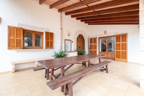 Outdoor dining