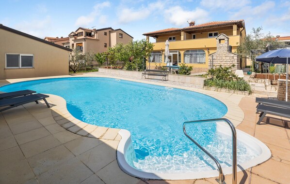 pool