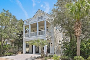 Playalinda Paradise - Exterior Front View