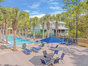 Community Pool - Ample Seating and Lounging