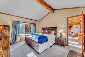 Bedroom 1: King bed, main floor, en-suite bathroom