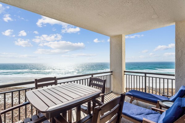 Beachfront living from the 7th floor