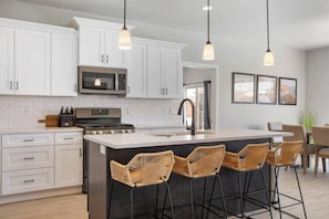 Fuel your adventures with a fully stocked kitchen, ideal for healthy meal prep