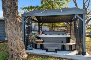 Relax in the hot tub and soak in the views of the lake!