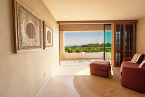Sala R1, Vista