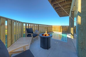 Firepit near the pool.
