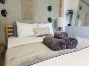 Private Ecological Apartment for two in the Mountain.  It has 1 Bedroom, 1 Bathroom, Kitchen, Wifi, Smart Tv and Air Conditioning.