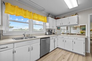 kitchen facing diningroom