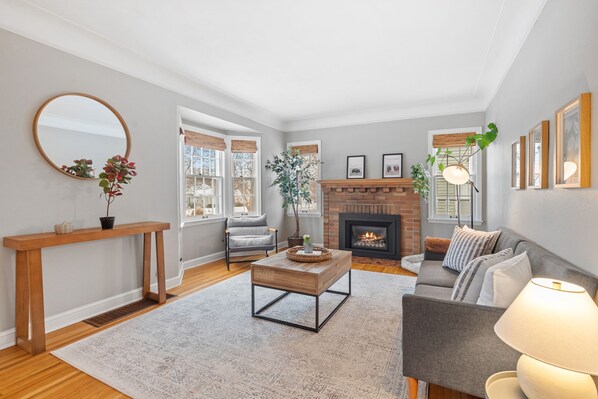 This living room has beautiful lighting